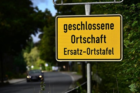 Instead of the usual town entrance sign in the Burbach district of Würgendorf or Wasserscheide, a