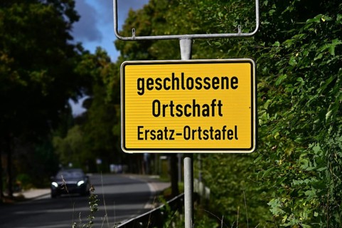 Instead of the usual town entrance sign in the Burbach district of Würgendorf or Wasserscheide, a