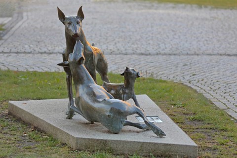 Sculpture Dobermann by Kerstin Stöckel 2019, memorial to breeder of dog breed and namesake Karl