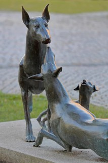 Sculpture Dobermann by Kerstin Stöckel 2019, monument to breeder of dog breed and namesake Karl
