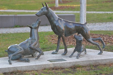 Sculpture Dobermann by Kerstin Stöckel 2019, memorial to breeder of dog breed and namesake Karl