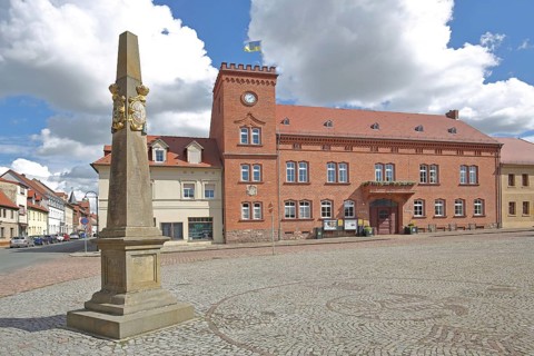 Electoral Saxon post pillar and town hall built in 1846, Electoral Saxon, distance pillar, market,