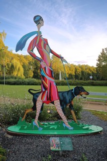 Sculpture Lady with Doberman by Carolin Okon 2017, modern art, colourful elegant female figure