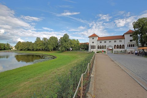 Restaurant Zum Eichenkranz and Lake Wörlitz, gatehouse, landscape, UNESCO, landscape park,