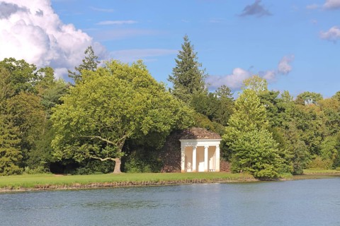 Classicist temple on the shore of Lake Wörlitz, landscape, UNESCO, landscape park, Dessau-Wörlitz