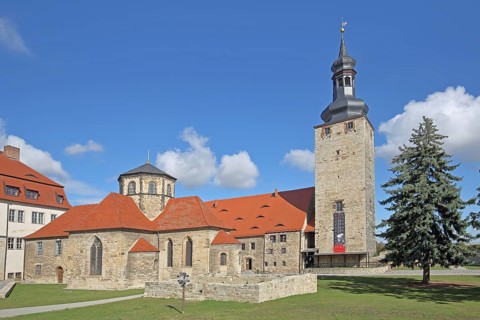 Inner courtyard with Romanesque castle chapel built in the 10th century and Paris Tower, Querfurt