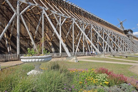 Graduation tower, wooden construction, wooden beams, flower bed, brine park, spa gardens, Bad
