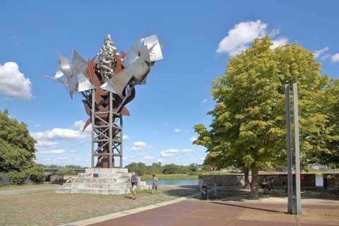 Sculpture Salt Flower by Anders Nyborg 1997, landmark, symbol for salt crystal, salt, stainless