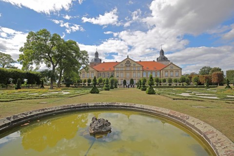 Baroque castle and fountain with baroque garden, water basin, park, Hundisburg, Haldensleben,