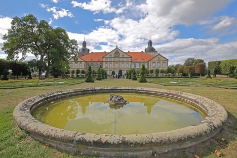 Baroque castle and fountain with baroque garden, water basin, park, Hundisburg, Haldensleben,