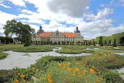 Baroque castle and baroque garden, flower bed, park, Hundisburg, Haldensleben, Saxony-Anhalt,