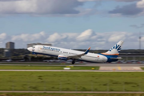 Aircraft taking off at Stuttgart Airport. Aircraft registration: TC-SOT, SunExpress, Boeing