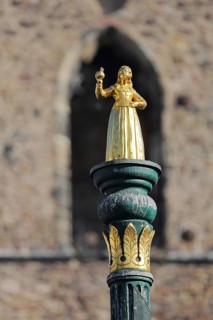 Golden Butter Maiden, sculpture, female figure, landmark, detail, market square, Zerbst, Fläming,