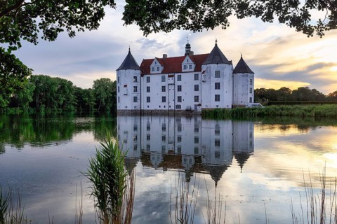 Glücksburg Castle, residential castle, moated castle with museum, Renaissance architecture, evening