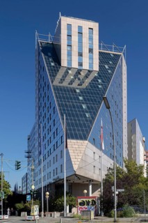 Estrel Hotel and Event Venue, Berlin, Neukölln, Sonnenallee, Germany, 11.09.2025 < english> Estrel