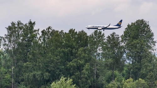 Ryanair passenger aircraft approaching Oslo-Gardermoen Airport, UIllensaker, Akershus County,