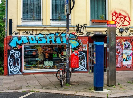 Graffiti on architecture in the Schanzenviertel Altona, Hamburg, Germany