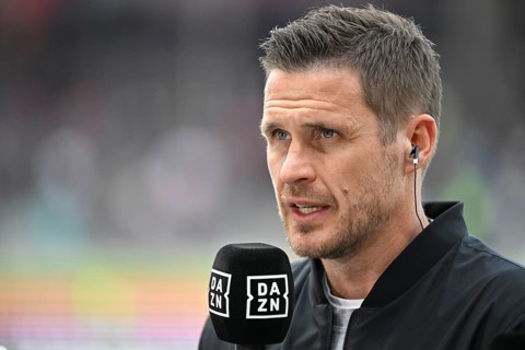 Sports Director Sebastian Kehl Borussia Dortmund BVB Portrait in interview Microphone Micro Logo