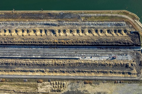Aerial view, Duisburg harbour, coal island, Duisport, Rhine-Herne Canal, Ruhr, Ruhrort, Duisburg,