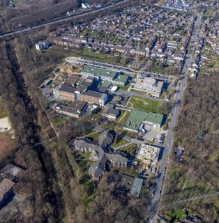 Aerial view, Evang. Krankenhaus Duisburg-Nord, Wohnstift Walter Cordes, construction site Fahrner