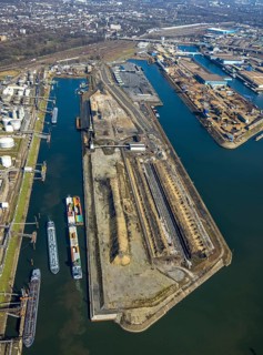 Aerial view, Duisburg harbour, coal island, Duisport, Rhine-Herne Canal, Ruhr, Ruhrort, Duisburg,