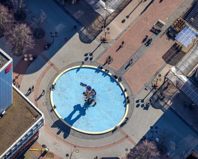 Aerial view, sculpture Lifesaver in the pedestrian zone Königstraße, Altstadt, Duisburg, Ruhr area,