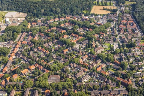 Aerial view, church Polska Misja Katolicka, community primary school and cultural and leisure