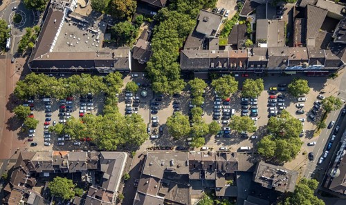 Aerial view, Hamborner Altmarkt with car parks and used as weekly market market, centre