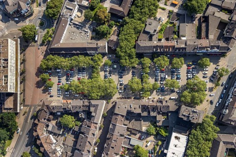 Aerial view, Hamborner Altmarkt with car parks and used as weekly market market, centre