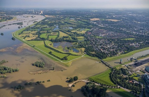 Aerial view, flood river Rhine, north harbour Walsum, Rheinaue and Alt-Walsum with view to STEAG