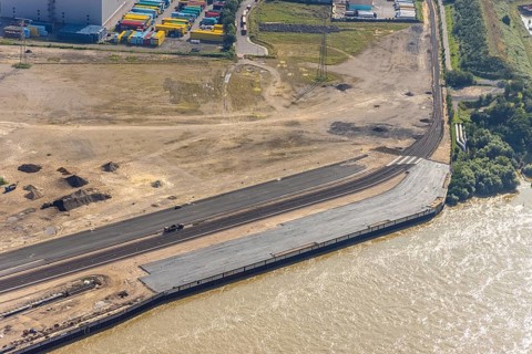 Aerial view, STEAG cogeneration plant Walsum, development and new warehouses logport VI, river