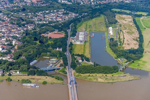 Aerial view, Rheinpreußenhafen, fire and rescue station 5 Homberg, lift bridge Dammstraße, Ruhrort,