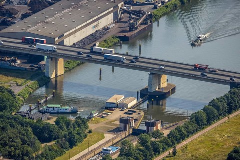 Aerial view, flood river Rhine, Rhine-Herne-Canal with motorway bridge A59 at the lock Meiderich,