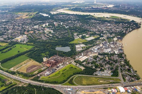 Aerial view, Rheinufer Essenberg, commercial area Duisburger Straße, coal storage on the river