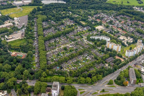 Aerial view, residential park Hochheide, Die Weißen Riesen, Hochheide, Duisburg, Ruhr area, North