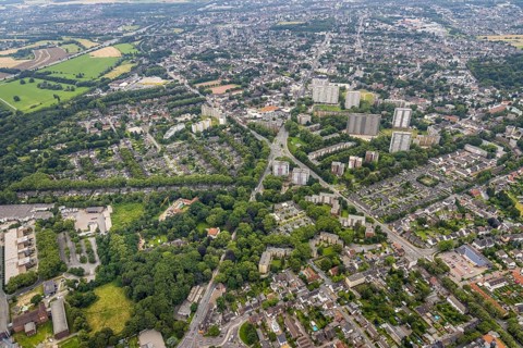 Aerial view, residential park Hochheide, Die Weißen Riesen, Hochheide, Duisburg, Ruhr area, North