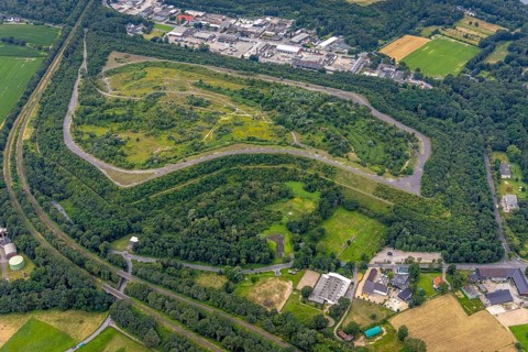 Aerial view, brownfield Lohmannsheide spoil tip on Grafschafter Straße for planned hazardous waste