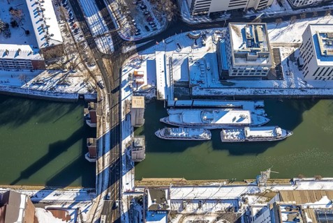 Aerial view, Weiße Flotte harbour tour, Schwanentorbrücke bridge, Kaßlerfeld, Duisburg, Ruhr area,