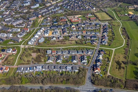 Aerial view, housing estate Holzweg, Gemeinschaftsgrundschule GGS Hühnerheide, Hiesfeld, Dinslaken,