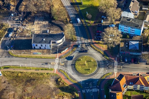 Aerial view of the new roundabout at Halterner Straße / Freiligrathstraße and construction site of