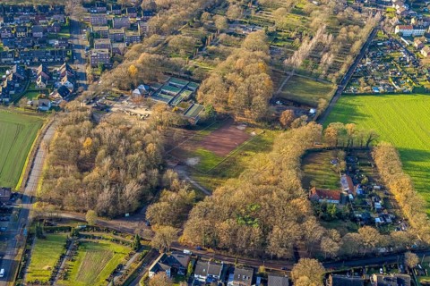 Aerial view of the Albert-Schweitzer-School in the district Hervest in the Glück-Auf-Straße in
