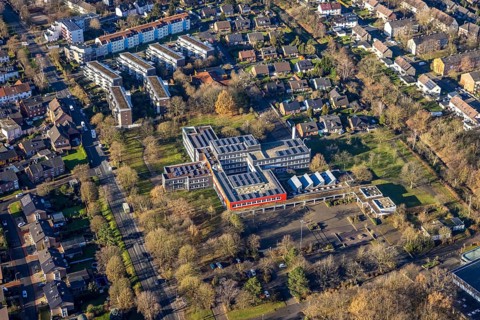 Aerial view of Neue Schule and Erich-Klausener Realschule in Juliusstraße in Dorsten in the Ruhr