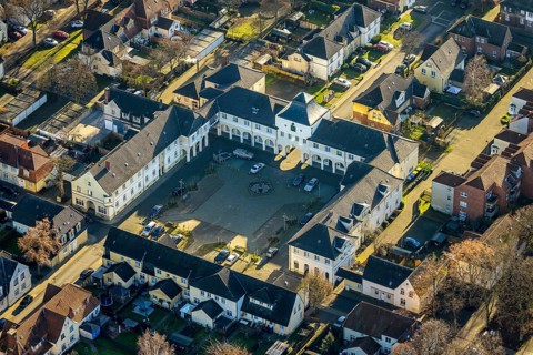 Aerial view of a colliery settlement with the fountain square in the Leopoldstraße in Dorsten in
