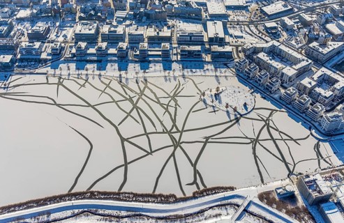 Aerial view, snow-covered Phoenix Lake, Hörde, Dortmund, Ruhr area, North Rhine-Westphalia,