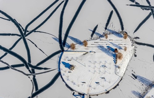 Aerial view, snow-covered Phoenix Lake, Hörde, Dortmund, Ruhr area, North Rhine-Westphalia,