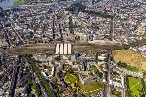 Aerial view, Düsseldorf main station and station forecourt at Konrad-Adenauer-Platz /