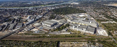 Aerial view, Mercedes Benz plant Daimler AG in the district Derendorf in Düsseldorf, Rhineland,