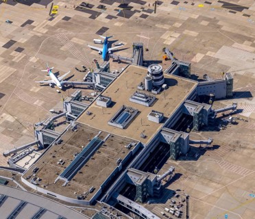Aerial photograph, Düsseldorf Airport in the Lohausen district of Düsseldorf, Rhineland, North