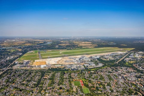 Aerial photograph, Düsseldorf Airport in the Lohausen district of Düsseldorf, Rhineland, North