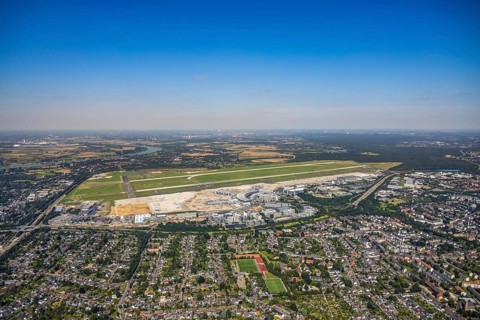 Aerial photograph, Düsseldorf Airport in the Lohausen district of Düsseldorf, Rhineland, North